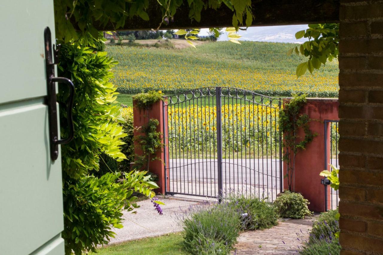 Il Giardino Delle Rose Bed & Breakfast Santa Maria Nuova  Exterior photo