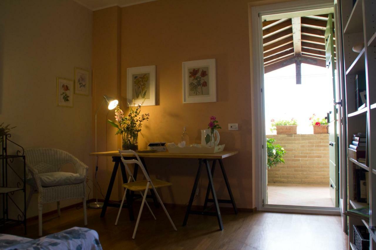 Il Giardino Delle Rose Bed & Breakfast Santa Maria Nuova  Exterior photo